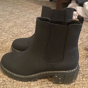 Steve Madden cool planet boots